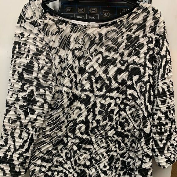 Susan graver black and white printed blouse medium - Picture 1 of 6